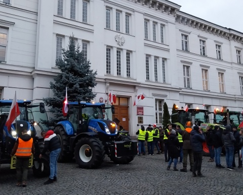 Rolnicy z protestów członkami zespołu doradczego przy wojewodzie. Kto jeszcze