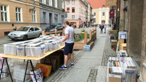 Winyle na trawie, czyli giełda płyt gramofonowych w Toruniu