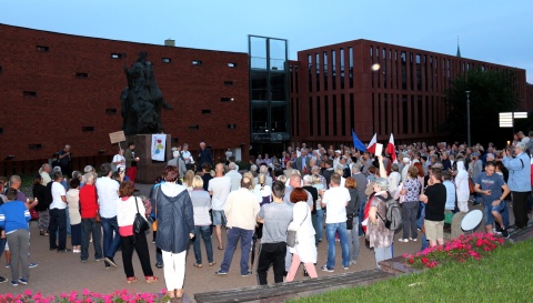 Protesty przeciwko zmianom w sądownictwie