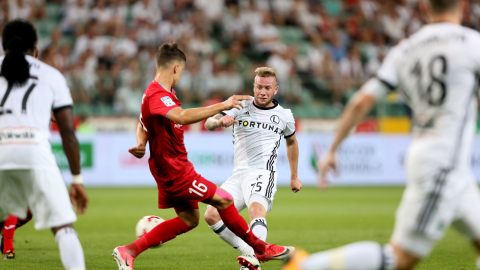 Lotto ekstraklasa piłkarska - Legia pokonała Piasta na początek 5. kolejki