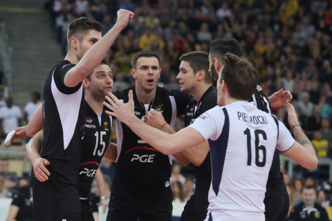 KMŚ siatkarzy 2017 - ZAKSA odpadła z turnieju, a PGE Skra gra dalej