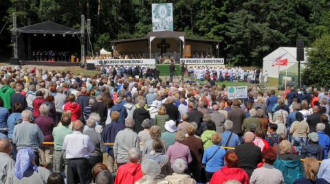 Kilka tysięcy pielgrzymów w Gietrzwałdzie. Mszy św. przewodniczył biskup bydgoski