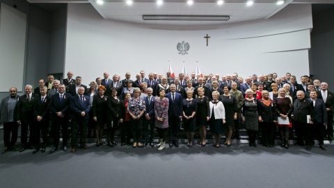 Medale dla ludzi szczególnie zasłużonych w regionie [GALERIA ZDJĘĆ, LISTA ODZNACZONYCH]