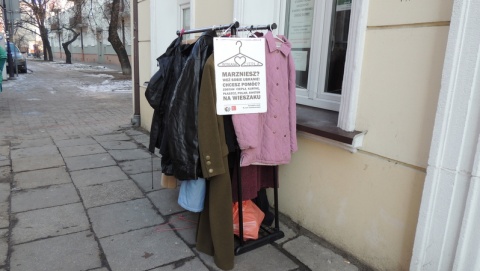 Twoja szafa pęka w szwach Oddaj ciepłe ciuchy potrzebującym