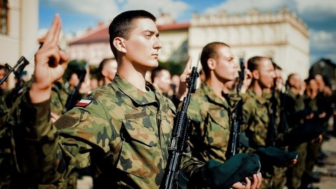 Wakacje z bronią w ręku, czyli studenci na poligonie