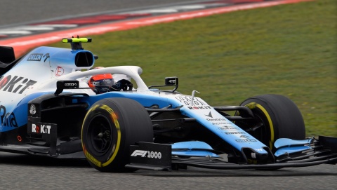 Formuła 1 - Robert Kubica ostatni w Chinach, 75. triumf Hamiltona