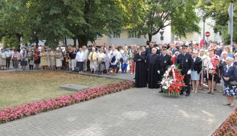 Uroczystości, film w plenerze, modlitwa. 75. rocznica wybuchu Powstania Warszawskiego [film, zdjęcia]