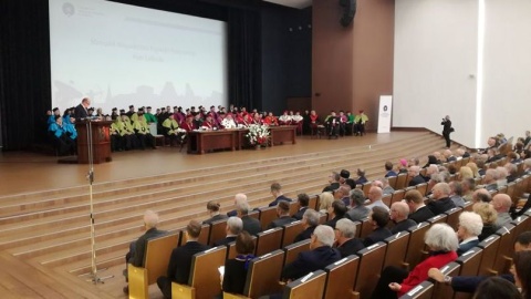 Prof. Norman Davies z doktoratem honoris causa UMK