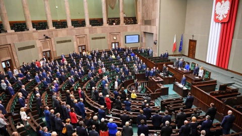 24 października wręczenie posłom, a dzień później senatorom, zaświadczeń o wyborze