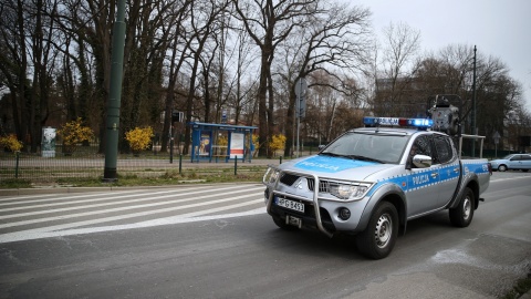 Rząd wprowadza kolejne obostrzenia m.in. ograniczając liczbę osób w sklepach