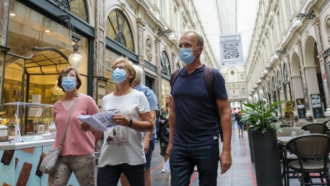 Noszenie maseczek obowiązkowe już niemal w całej Europie