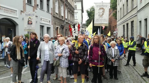 Mogę zawierzyć Matce Bożej to co noszę w sercu. Z Torunia wyruszyła pielgrzymka na Jasną Górę