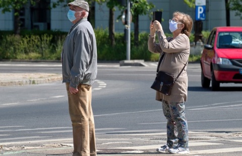 Maseczki ochronne - policja interweniowała w ich sprawie ponad tysiąc razy