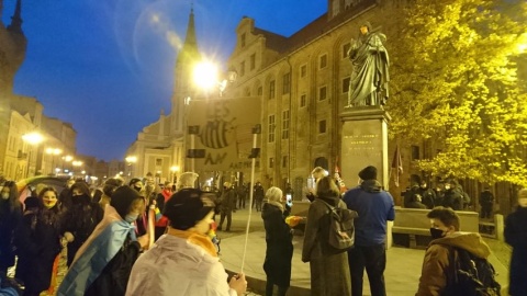 Tęczowisko na Rynku Staromiejskim w Toruniu