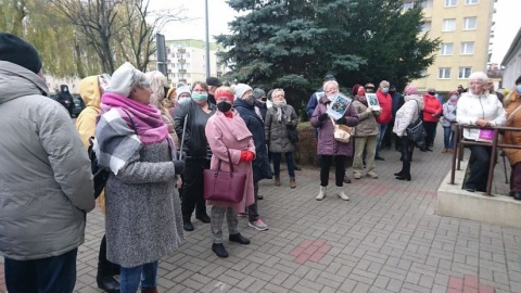 Nie chcą oddać osiedlowych klubów. Protestowali przed siedzibą spółdzielni