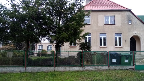 Młodsze dzieci ze szkoły w Szelejewie mają być przeniesione. Rodzice protestują