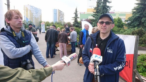 Rolnicy mają dość cenowych przepychanek z marketami. Rozdawali ziemniaki [wideo]