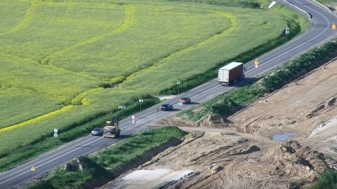 Policyjny dron latał nad trasami nr 5, 10 i 25. Co robili kierowcy [wideo]