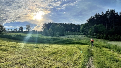 Przez lasy, łąki, pola i poligon, czyli 500 kilometrów na rowerze. W 25 godzin [zdjęcia]