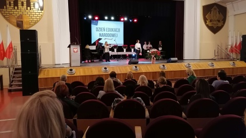 Jubileusze, medale dla nauczycieli. Dzień Edukacji Narodowej w regionie [wideo, zdjęcia]