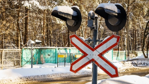 Czy kierowcy zatrzymują się na czerwonym Będą kamery na przejazdach kolejowych