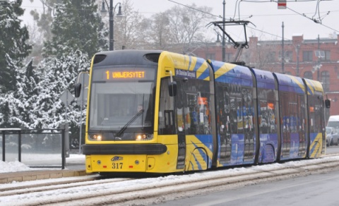 Mikołaj Kopernik na szynach. W środę na ulicach Torunia pojawi się nowy tramwaj