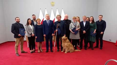 Karmią, ubierają, szukają zajęcia. Pieniądze dla kolejnych organizacji pomagających uchodźcom