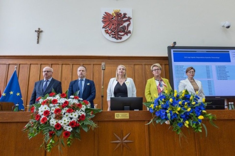 Sesja sejmiku: drogi, rynek pracy i sytuacja uchodźców. O tym mówili radni