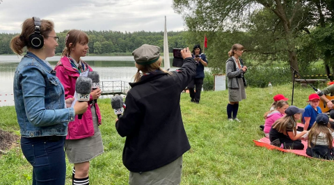 Harcerze i zuchy wypoczywają w Foluszu. Jest czas i na zabawę, i na pracę [wideo]