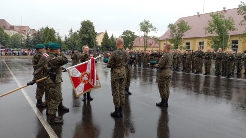 Ci studenci chcą do wojska. Po szkoleniu złożyli przysięgę