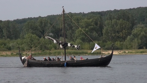 Parada łodzi, statków i...smaków nie z tej ziemi Zaczął się Festiwal Wisły [wideo, galeria]