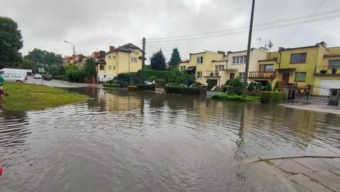 Pioruny, ulewa i wichura. W weekendową noc nad Polską przeszła potężna burza [zdjęcia]