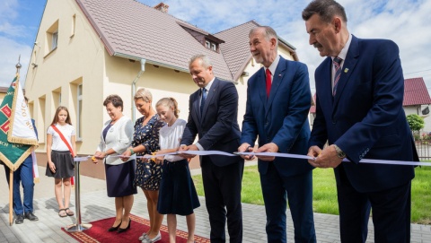 Dobre wieści ze szkoły w Żernikach. W nowej części budynku już można się uczyć [zdjęcia]