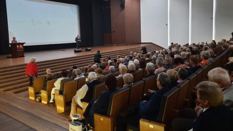 W jesieni życia chcą wiedzieć o sobie więcej. Forum Seniora w Toruniu