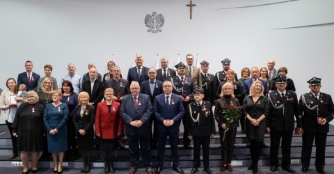 Pomagają, inspirują, uczą i chronią. Najwyższe odznaczenia prezydenckie dla 54 osób