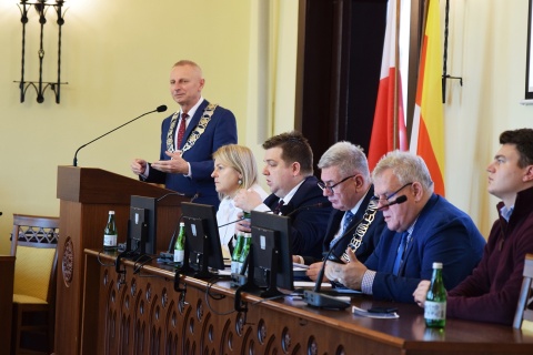 Ponad 700 inowrocławian czeka na dodatek węglowy. Prezydent wini rząd