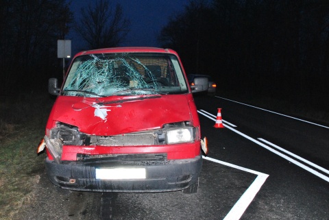 Tragedia w Busewie w pobliżu Mogilna. Samochód śmiertelnie potrącił kobietę