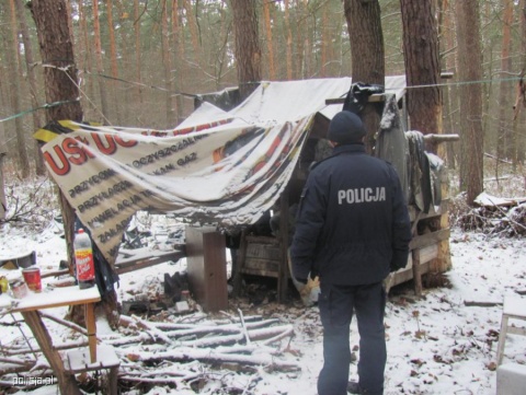 Policja apeluje: informujmy o miejscach przebywania osób bezdomnych. Jeden telefon może uratować życie