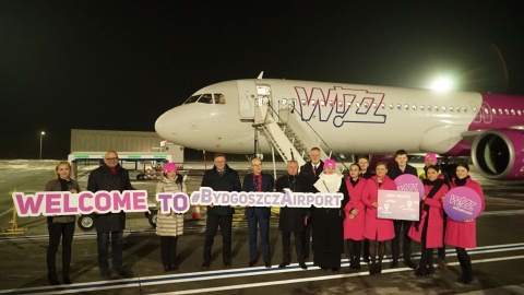 Święto na bydgoskim lotnisku. Zaczynają się rejsy przewoźnika WizzAir [zdjęcia]