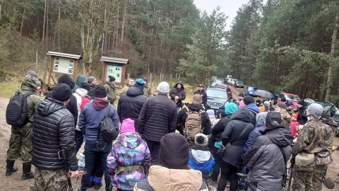 Szukali skarbów i uczyli się historii. Zawędrowali aż do dawnej wsi Łażyn