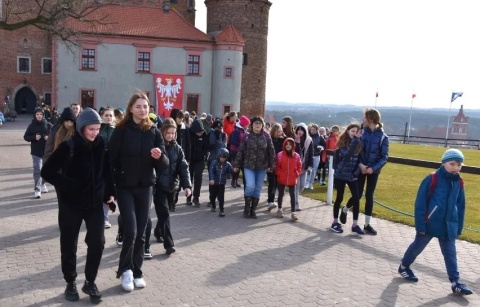 Uroczyste powitanie wiosny i marsz z Ciechocina na golubski zamek. Czas utopić marzannę [zdjęcia]