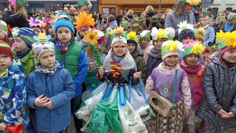 Topienie Marzanny, barwny pochód  tak w regionie witano wiosnę [galeria, wideo]