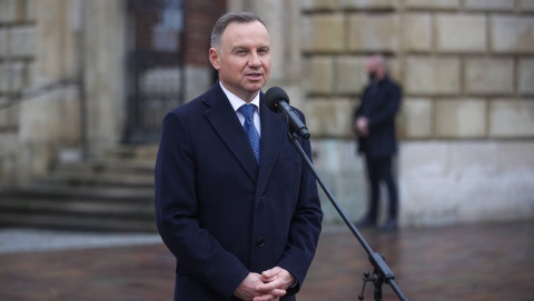 Prezydent oddał hołd ofiarom katastrofy smoleńskiej. Uroczystości na Wawelu