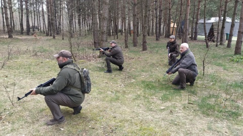 Obsługa mapy i kompasu pod okiem wojskowych. Szkolenie dla leśników [zdjęcia, wideo]