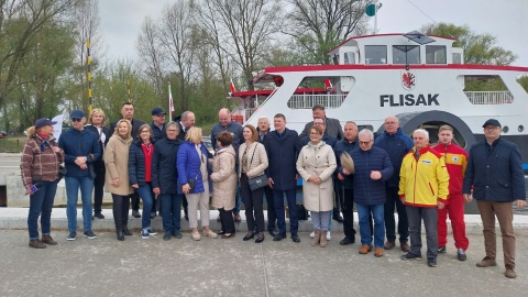 Prom Flisak popłynął z Czarnowa do Solca Kujawskiego Byliśmy na pokładzie [zdjęcia, wideo]