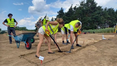 Archeolodzy wracają do Pnia. To tu odkryli pochówek antywampiryczny [zdjęcia, wideo]