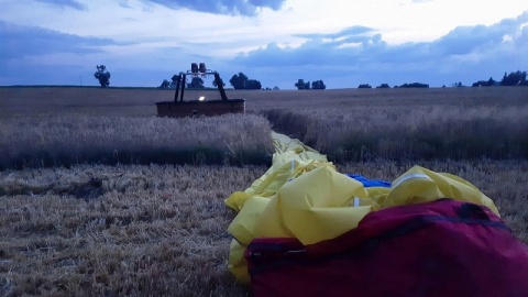 Balon zawadził o linię energetyczną w Małszycach. Sprawą zajmie się prokuratura [wideo, zdjęcia]