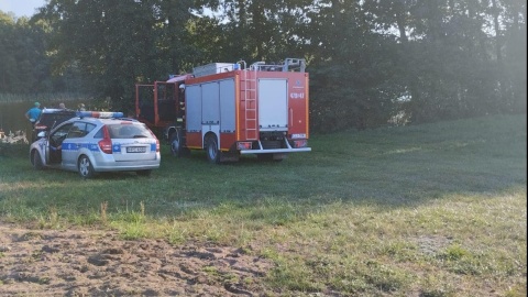 Tragedia nad jeziorem Sarnowskim. Z wody wyciągnięto ciało wędkarza