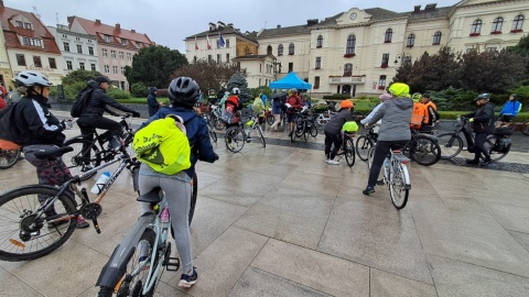 W niedzielę (15 września) z bydgoskiego Starego Rynku wystartowało XII Bydgoskie Święto Cykliczne/fot: Damian Klich