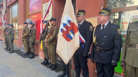 Tablicę poświęconą generałowi Stanisławowi Grzmot-Skotnickiemu odsłonięto na kamienicy przy ul. Gdańskiej 42 w Bydgoszczy/fot. Izabela Langner